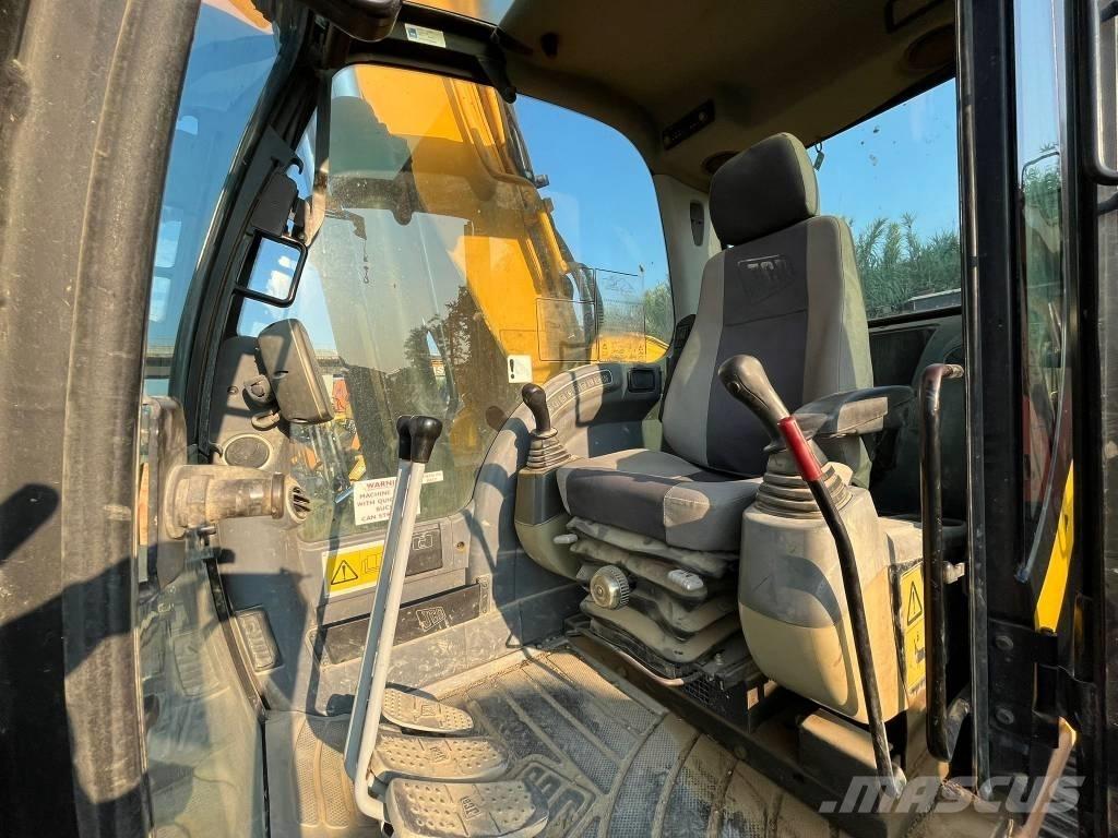 JCB JS 190 N LC 履带挖掘机