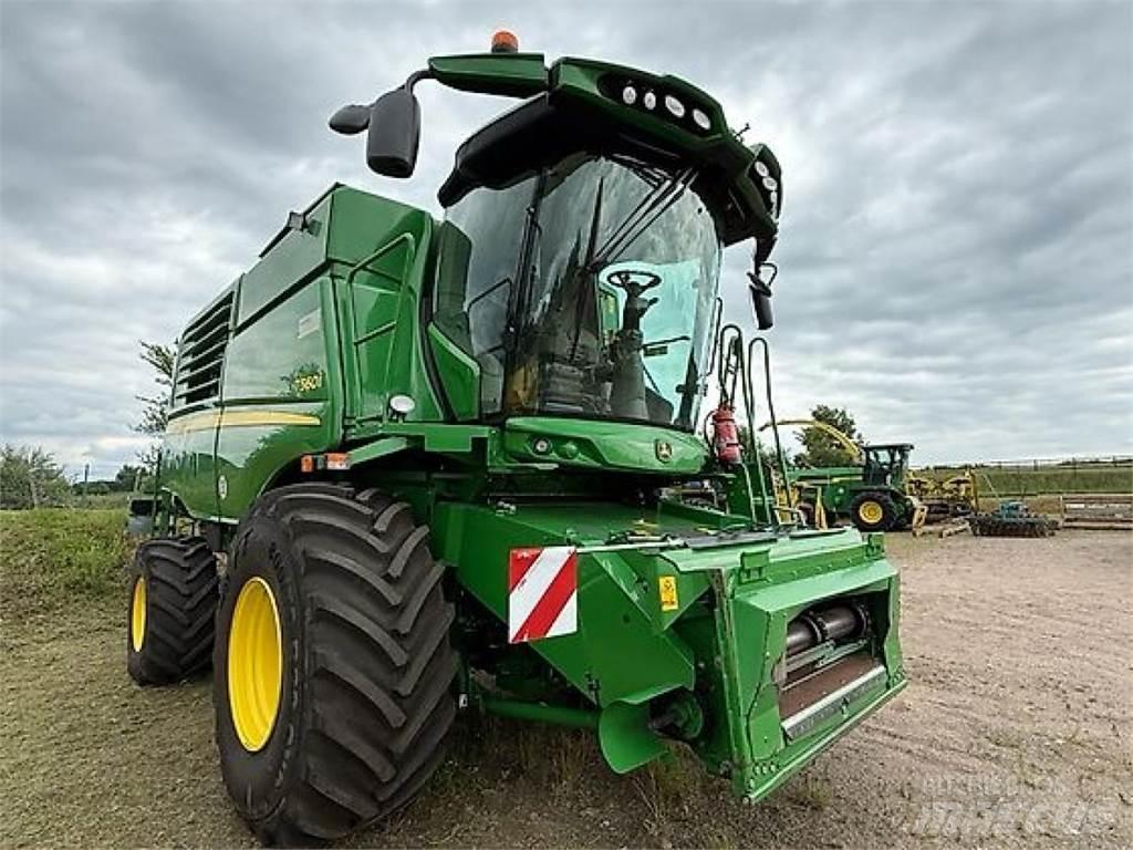 John Deere T560i 联合收割机