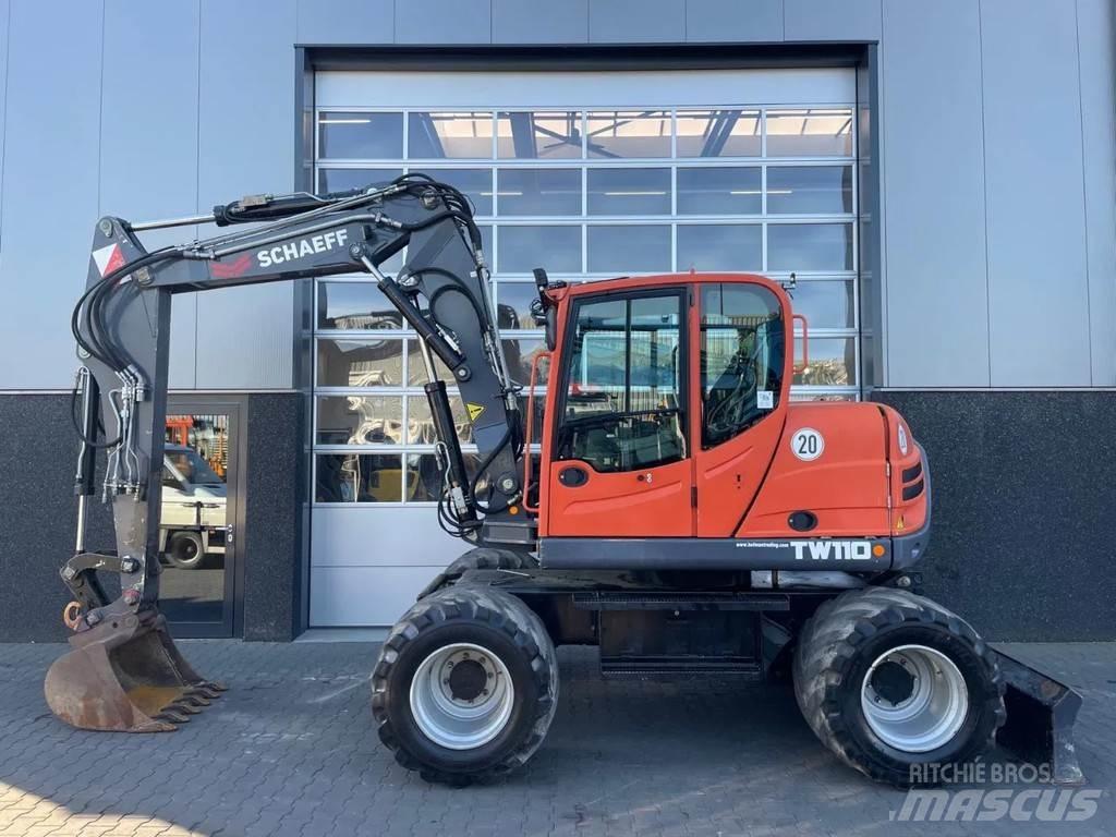 Terex TW110 中型挖掘机
