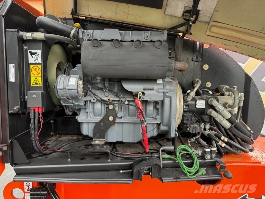 JLG 660 SJ 曲臂高空工作平台