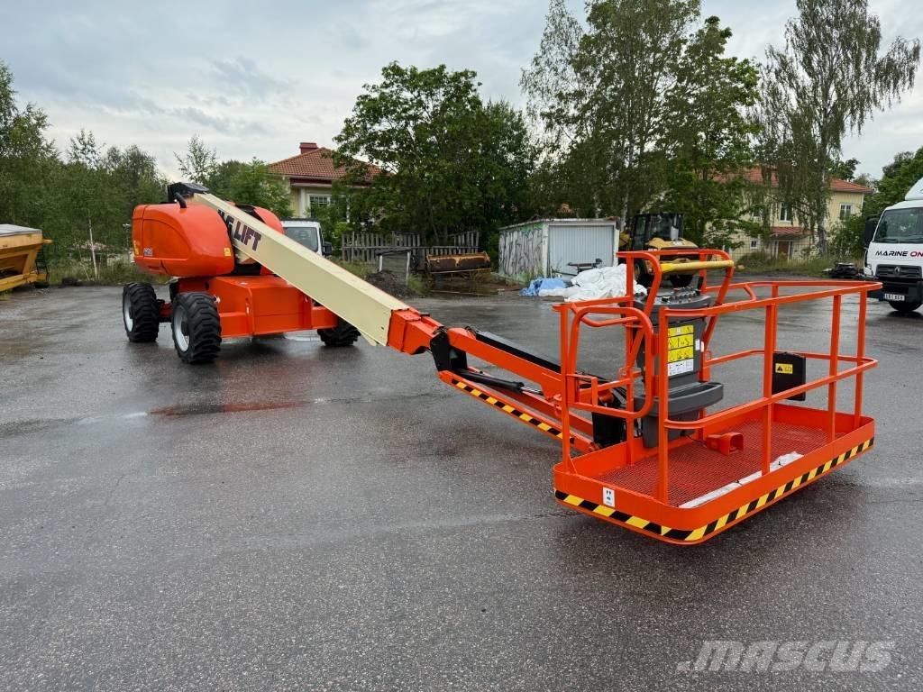 JLG 660 SJ 曲臂高空工作平台