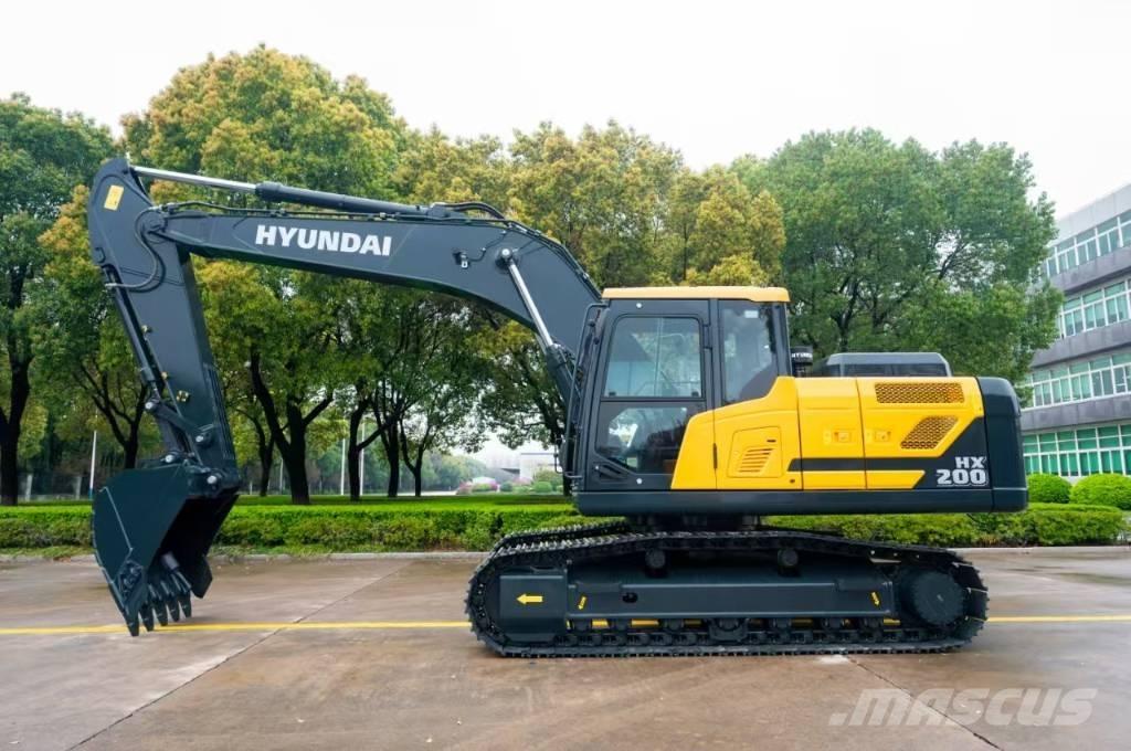 Hyundai HX 220 L 履带挖掘机