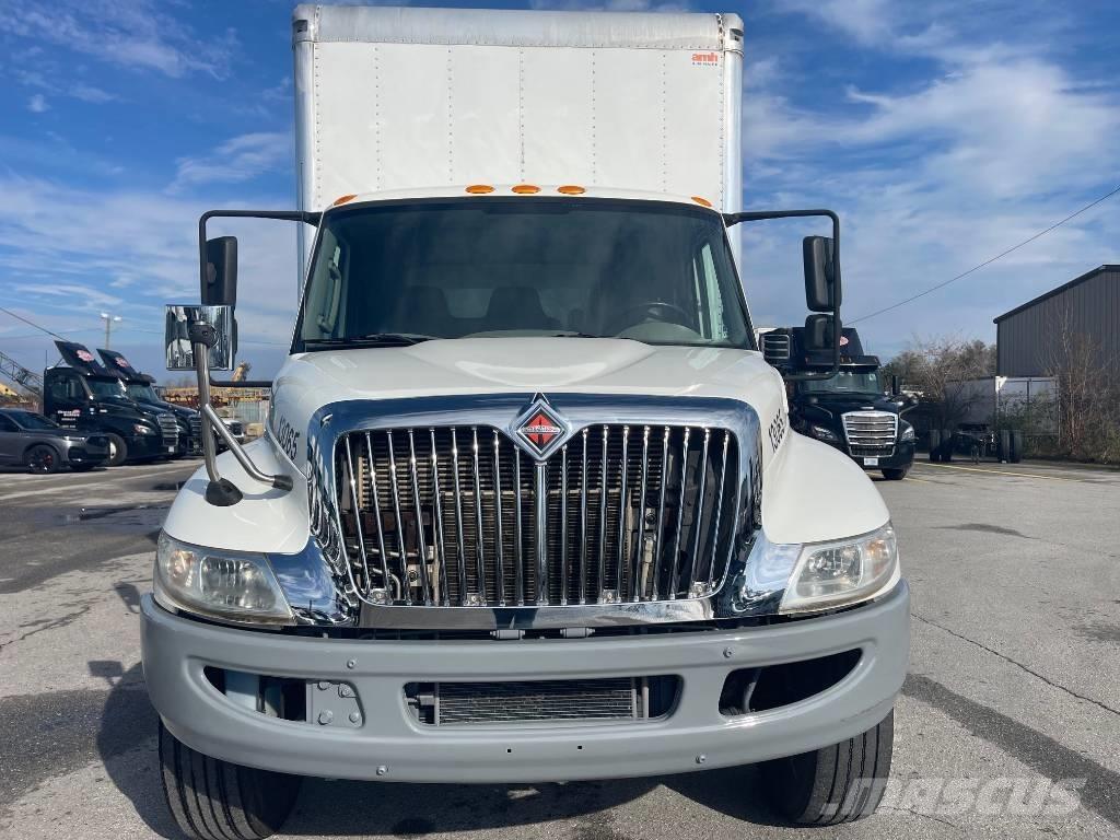 International 4300 厢式货车