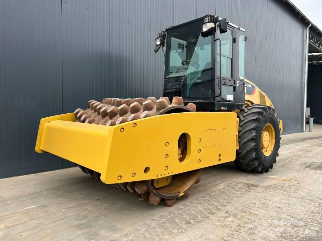 CAT CP74 单轮压路机