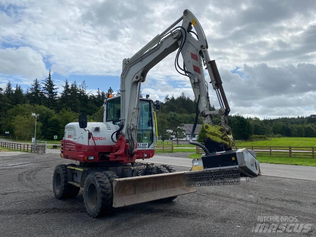 Takeuchi TB 295 W 挖坑机