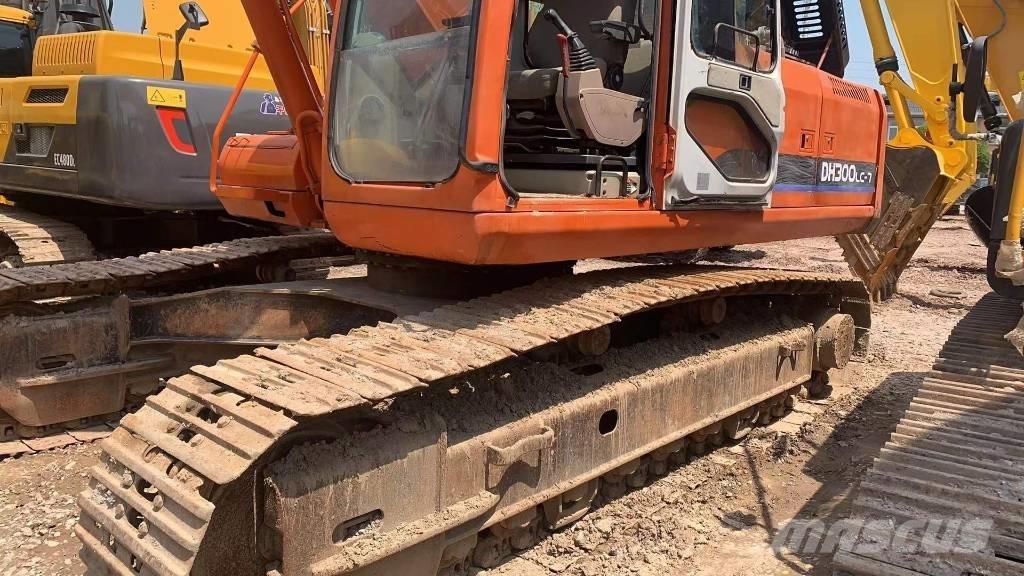 Doosan DH 300 LC-7 履带挖掘机
