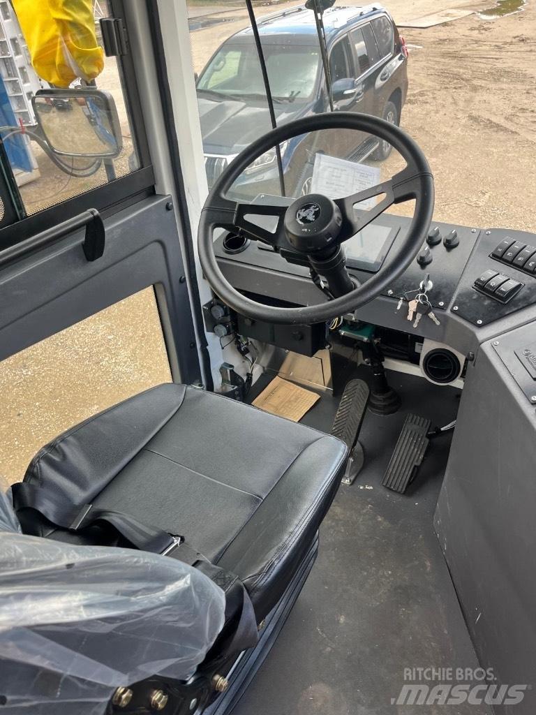 XCMG XPT70K 码头牵引车