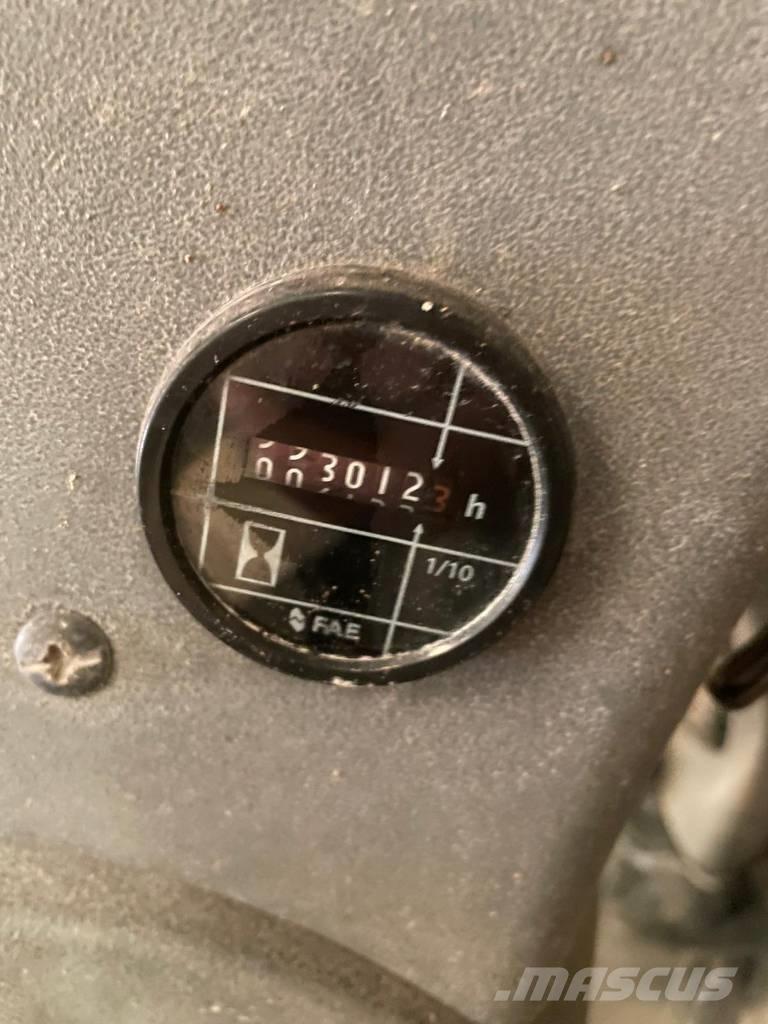 New Holland W 270 B 轮式装载机