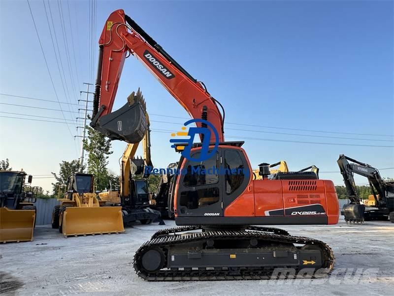 Doosan DX 225 LCA 履带挖掘机
