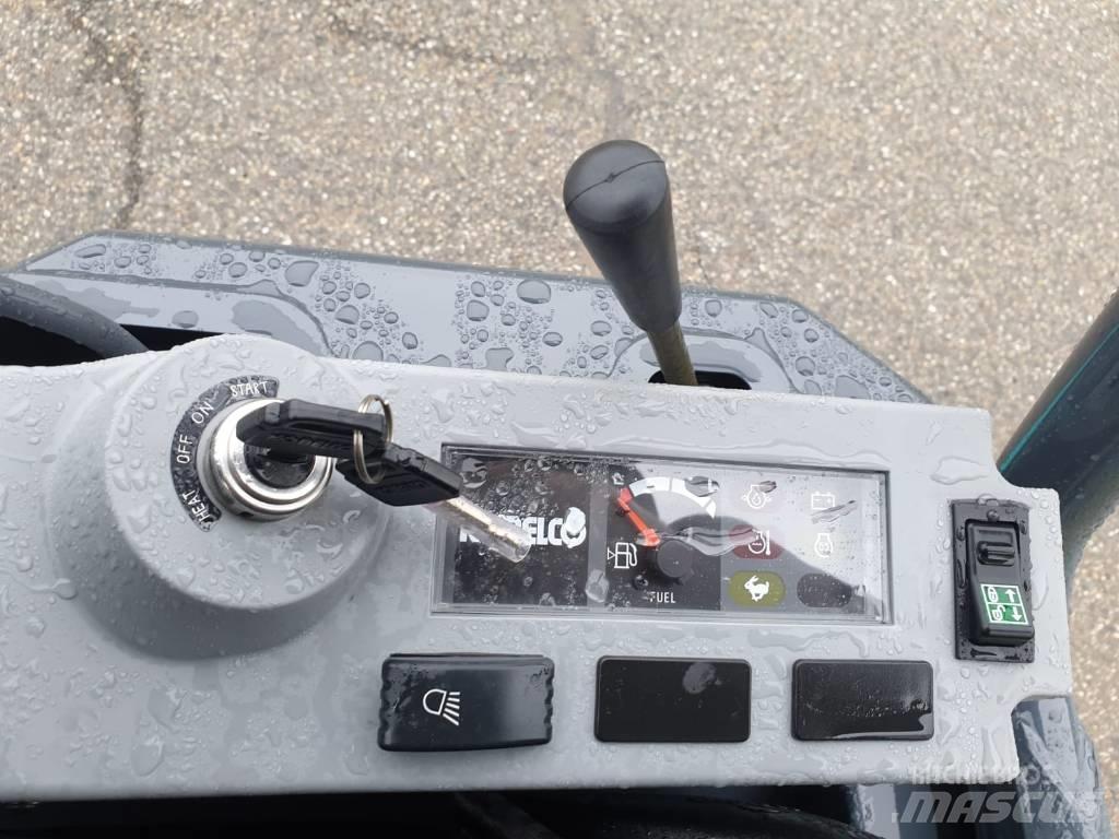 Kobelco SK 17 SR-3E 小型挖掘机