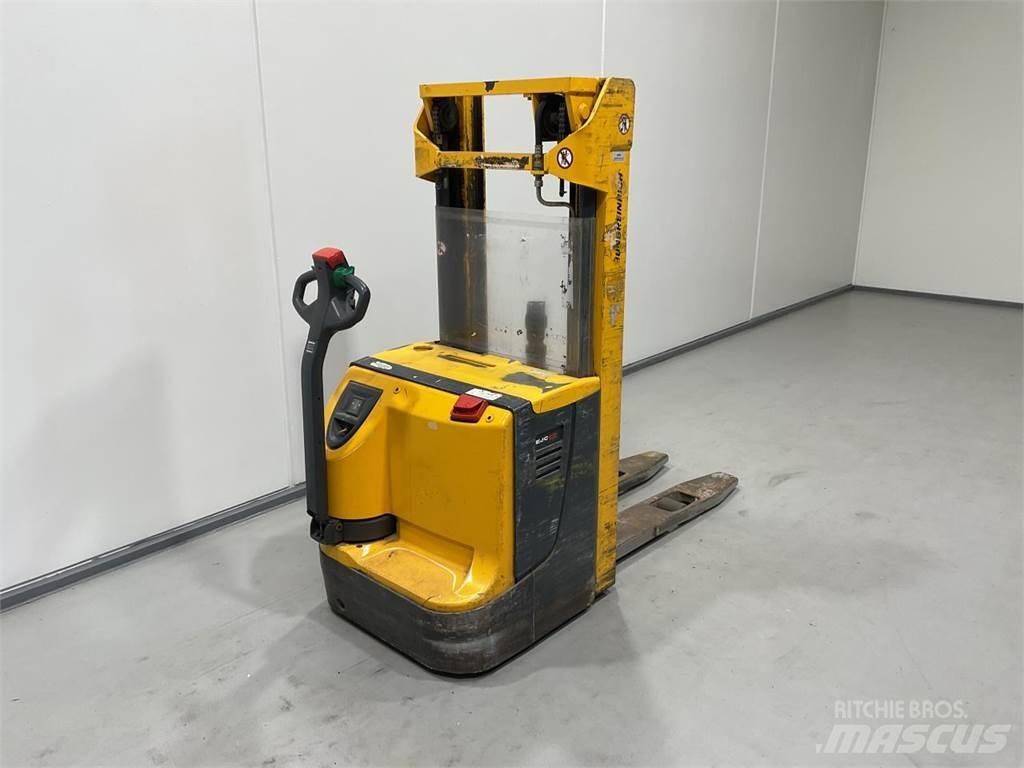 Jungheinrich EJC12 行走式堆垛机