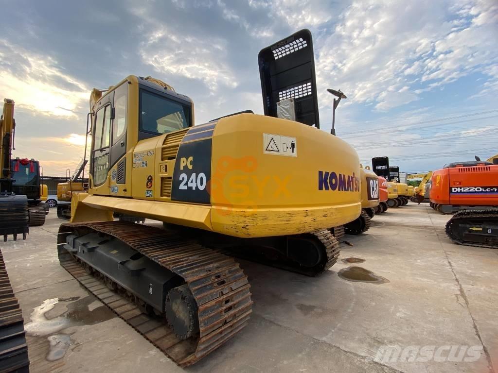 Komatsu PC 240 履带挖掘机