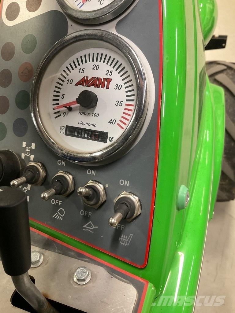 Avant 528 多功能装载机