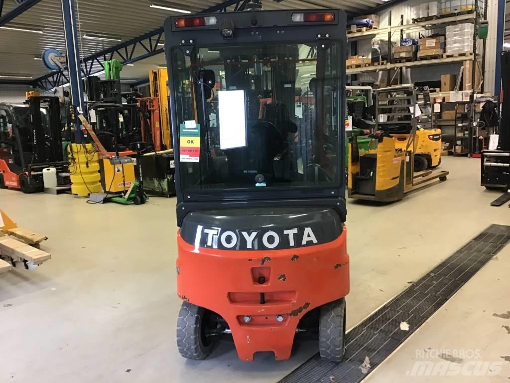 Toyota 8 FB MKT 30 电动叉车