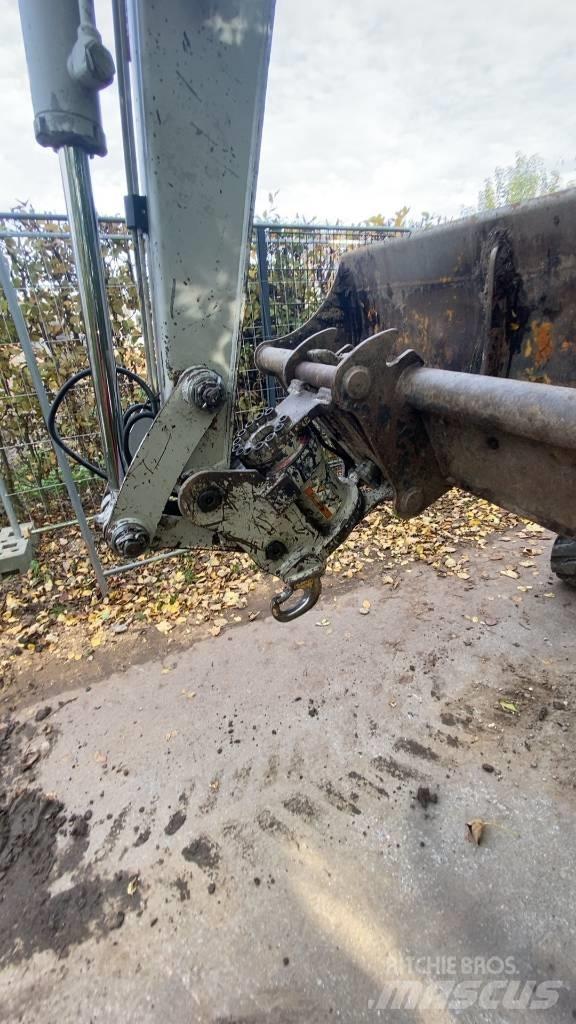 Takeuchi TB 240 小型挖掘机