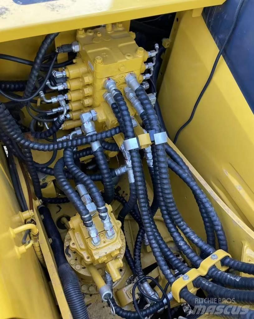 Komatsu PC 130 中型挖掘机
