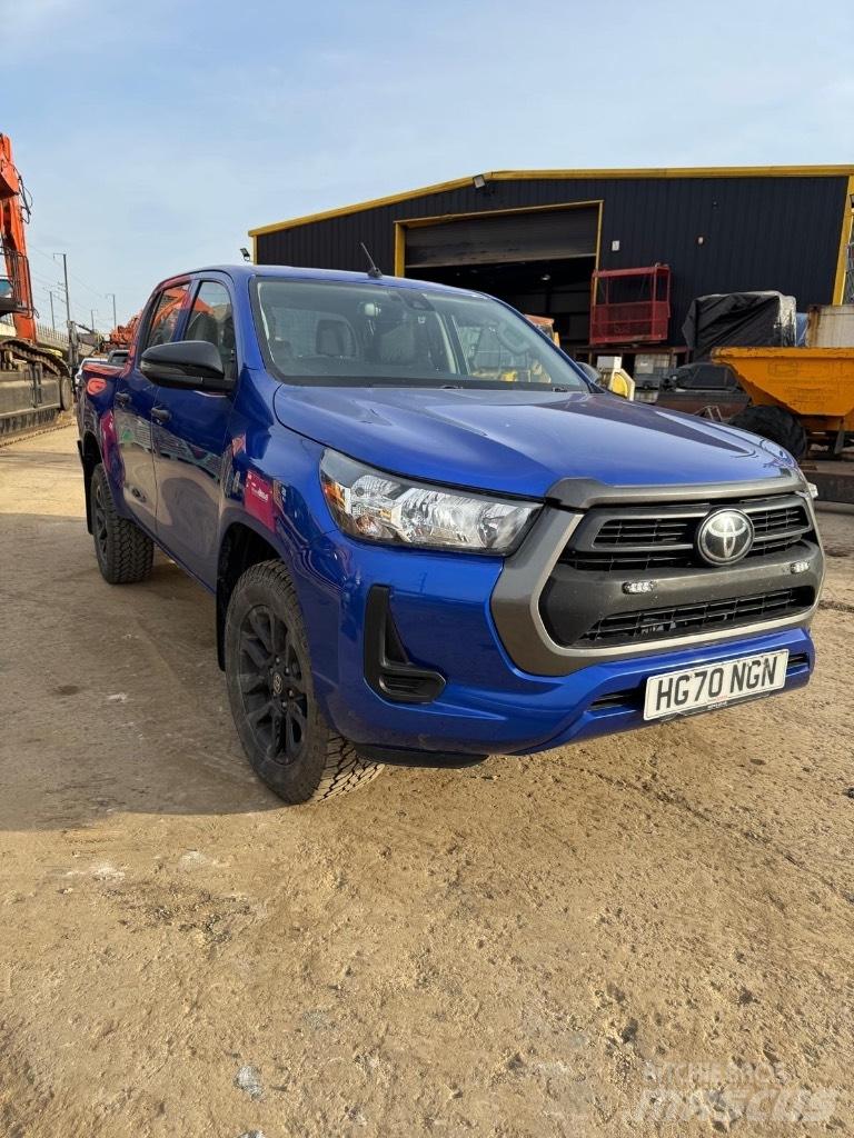 Toyota Hilux Active 皮卡车