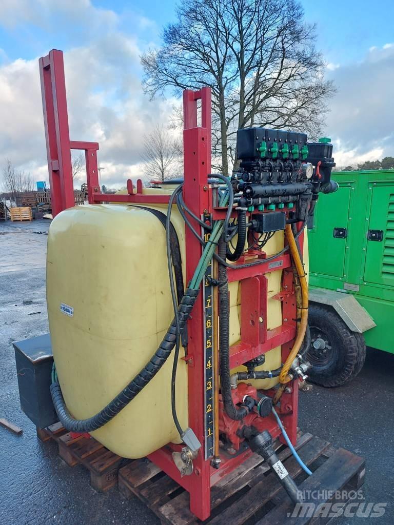 Hardi 1000 liter 悬挂式喷雾机