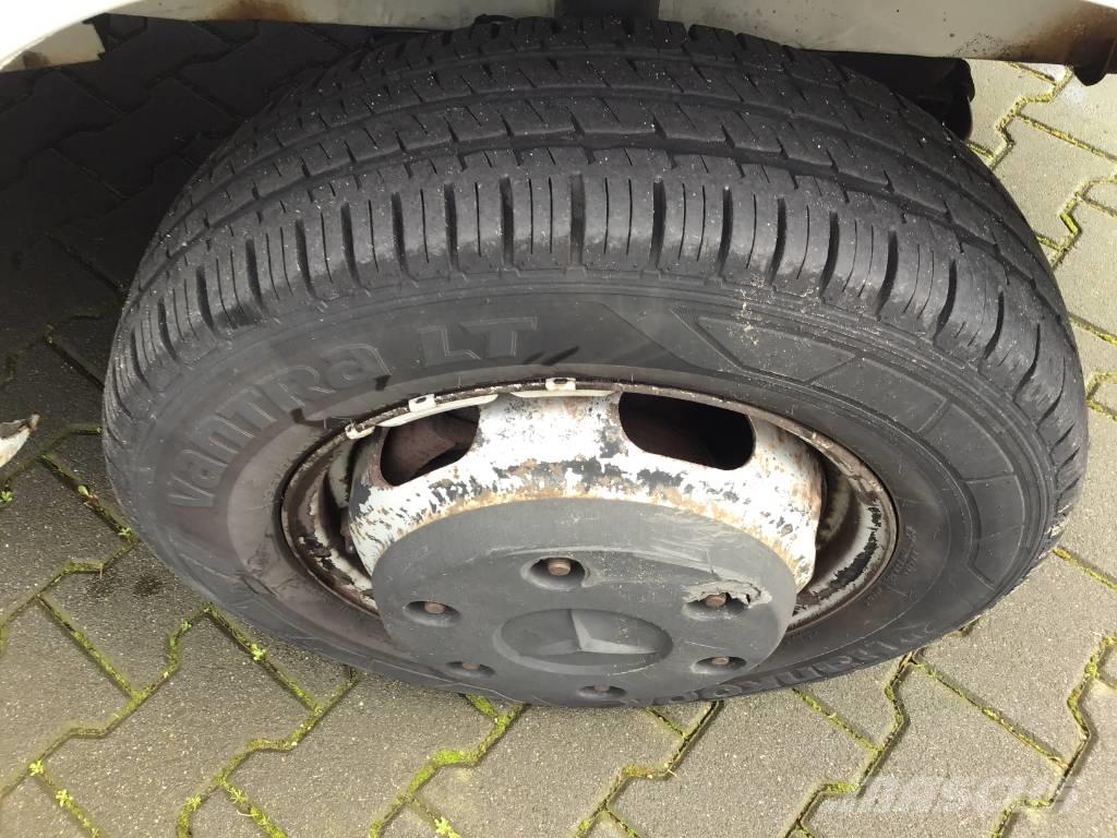 Mercedes-Benz 416 牵引车