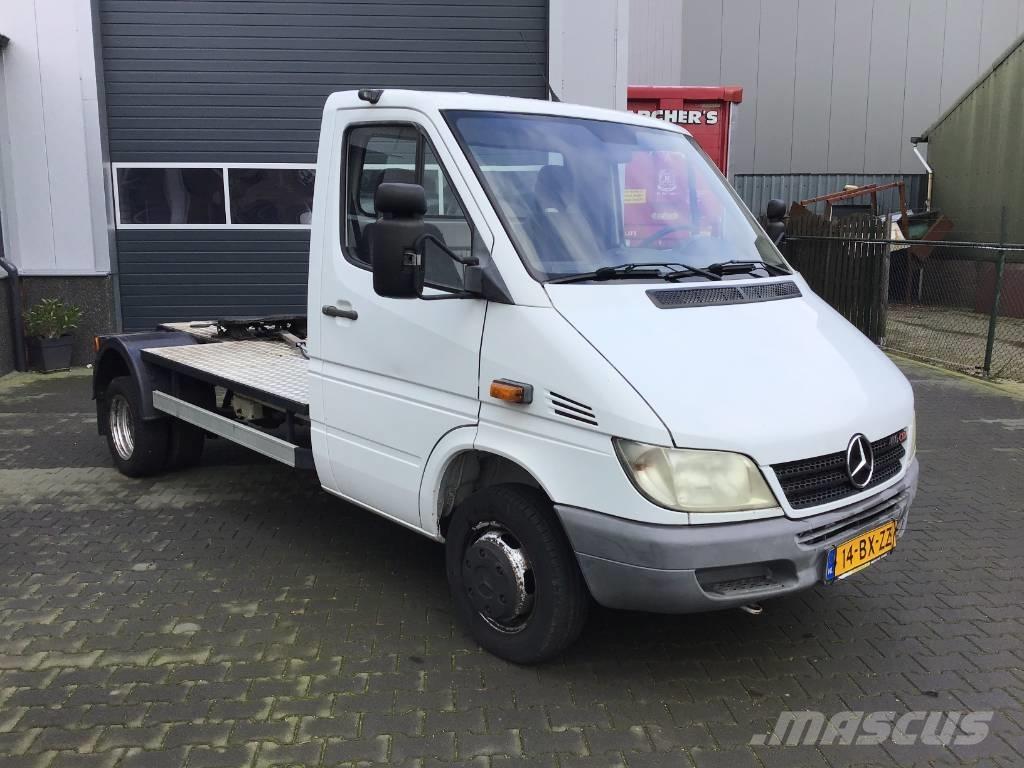 Mercedes-Benz 416 牵引车