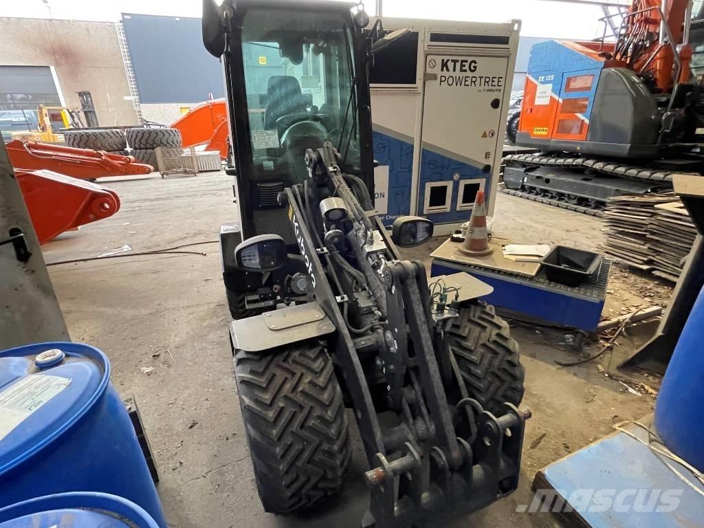 Kubota RT220-2e 轮式装载机