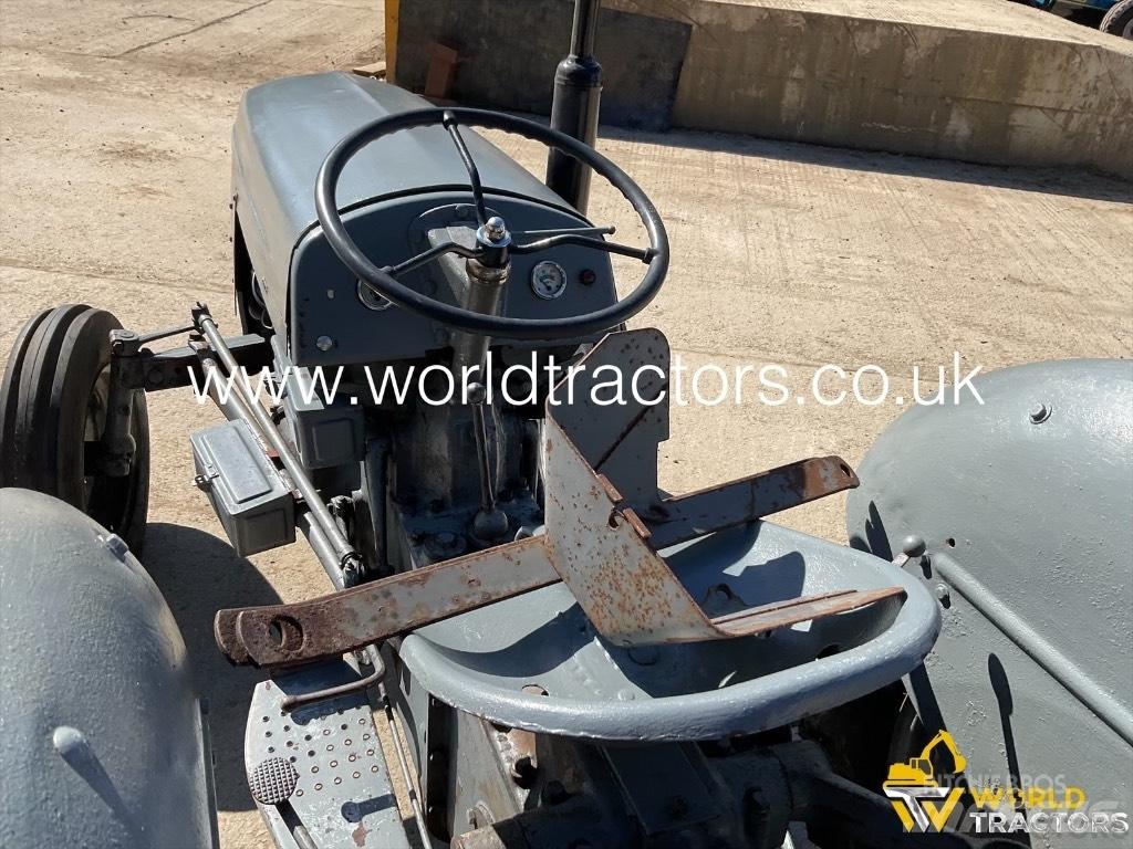 Ferguson TRACTOR 拖拉机/农用车