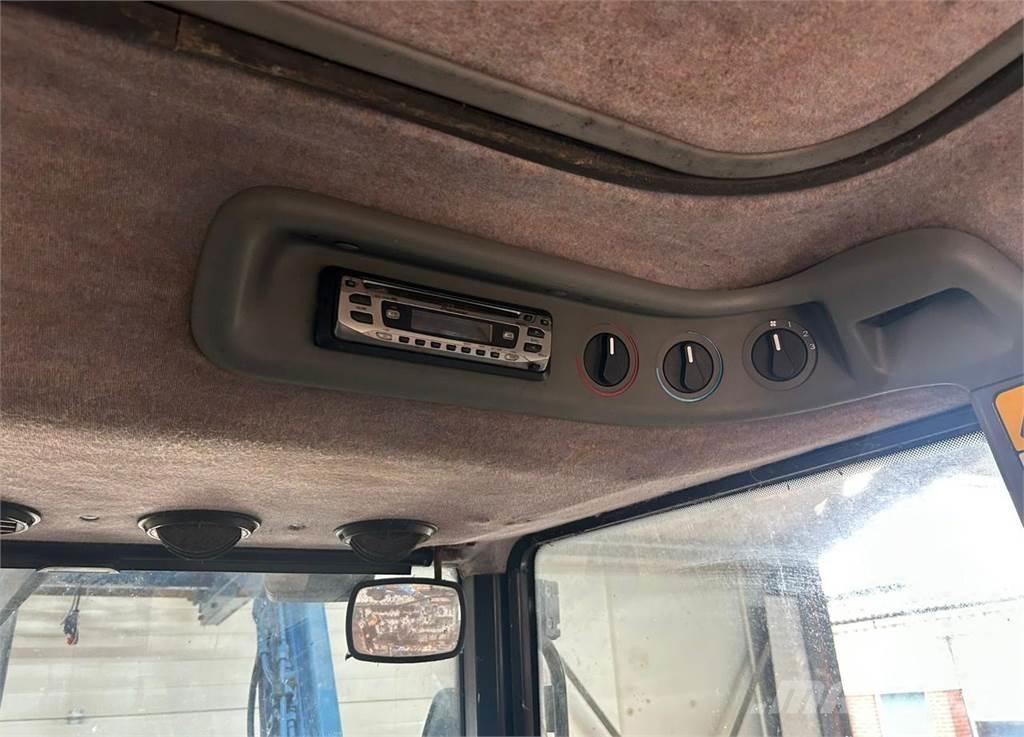 New Holland TS 90 拖拉机/农用车