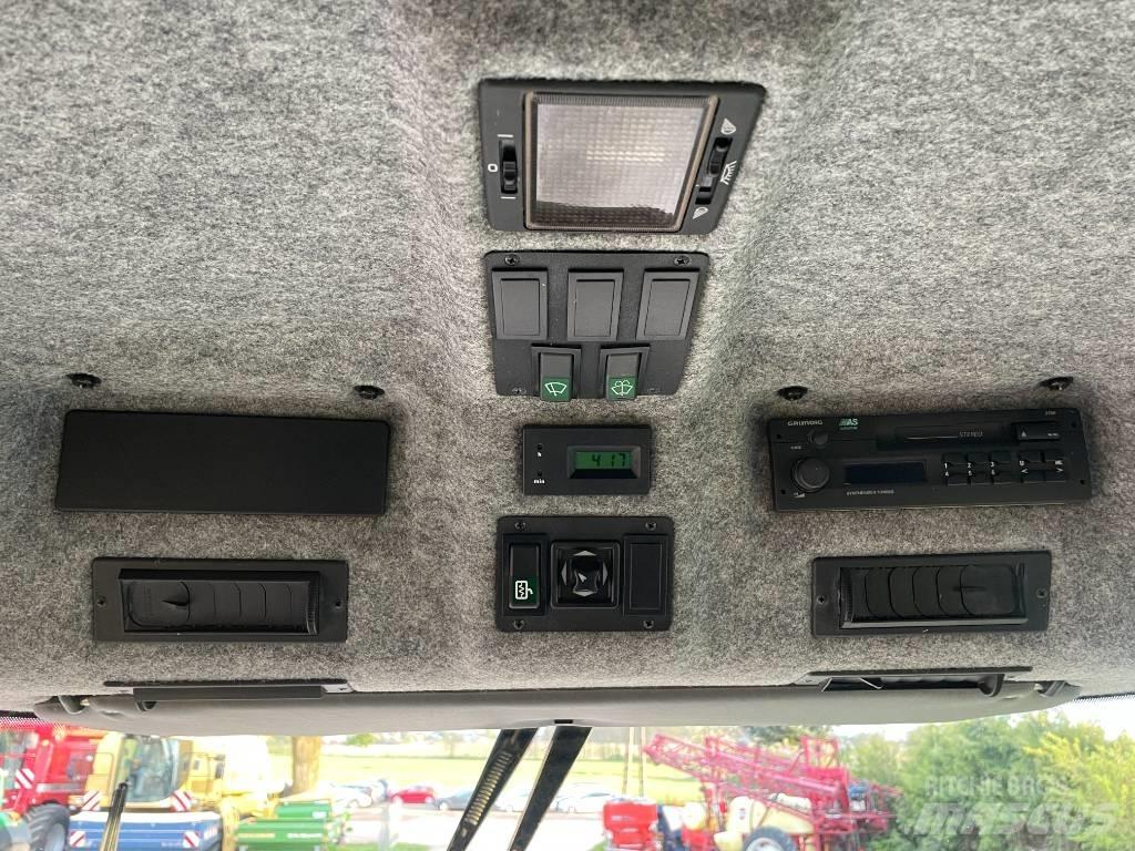 New Holland TX 62 联合收割机