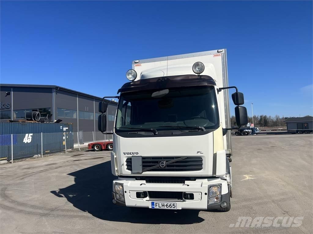 Volvo FL 240 4X2 厢式货车