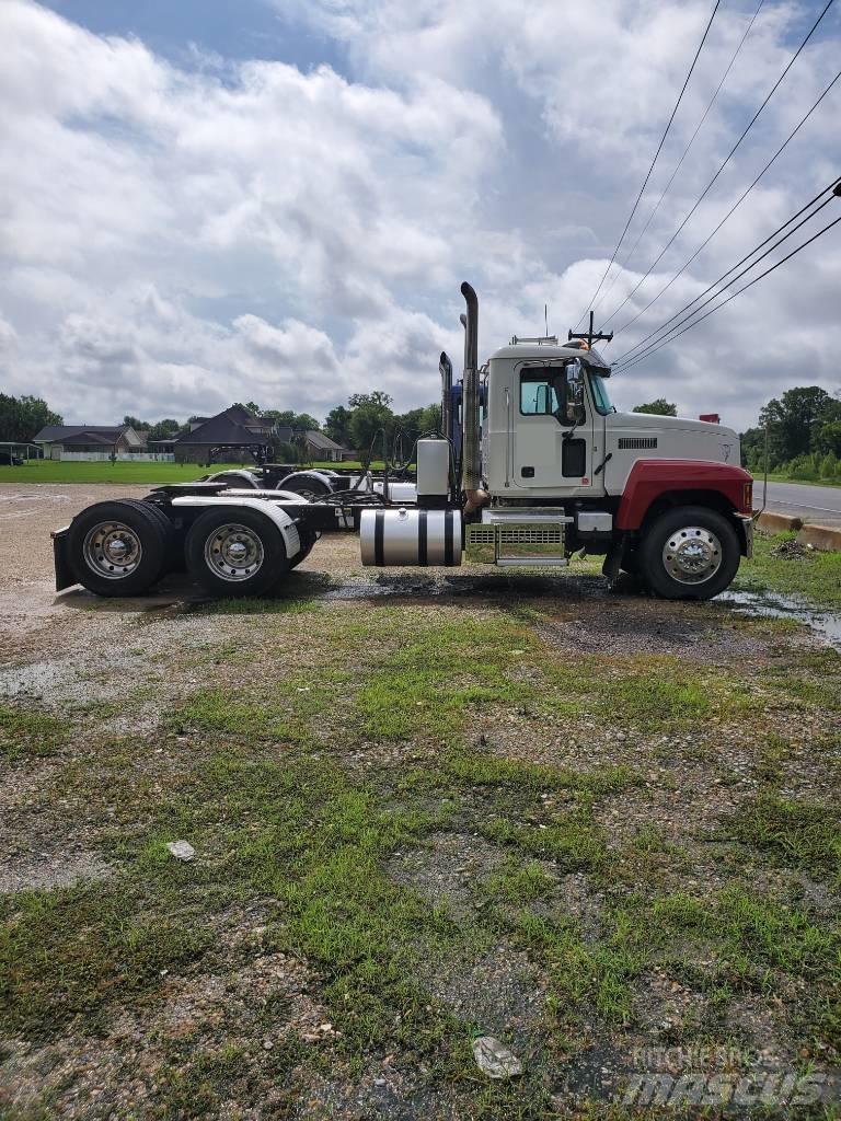 Mack P 164 T 平板车