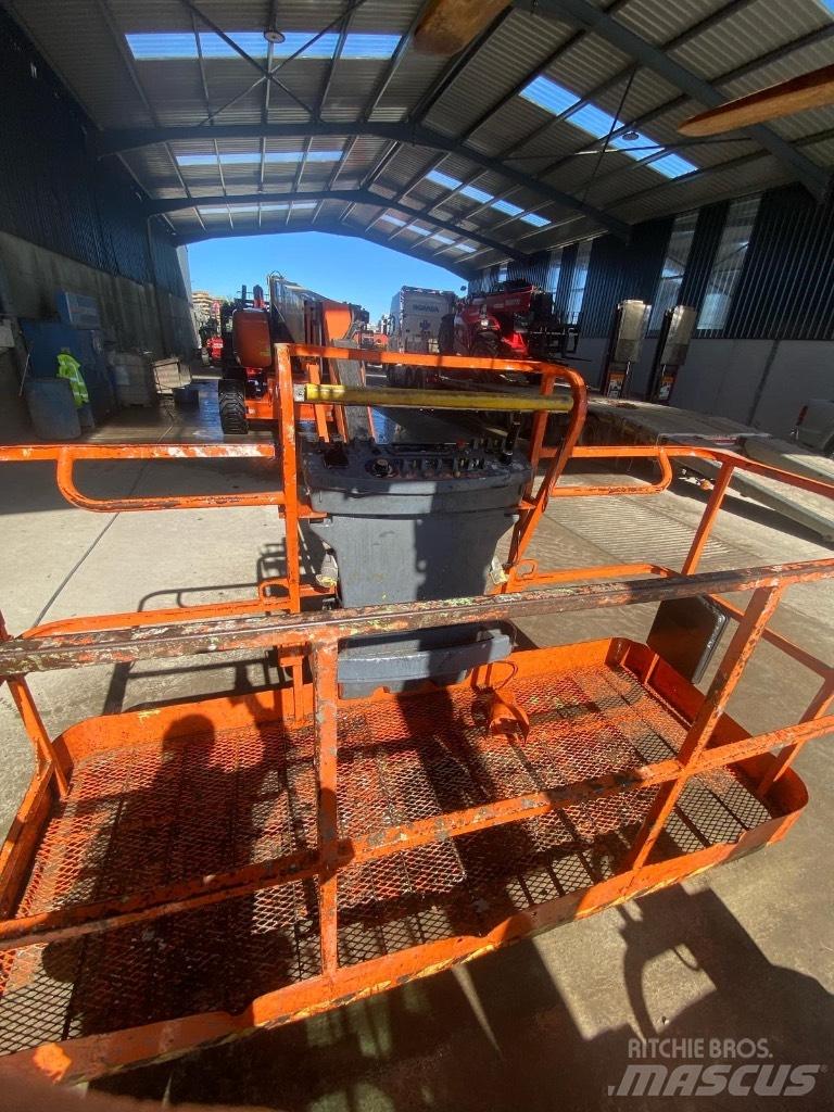 JLG 860 直臂高空工作平台
