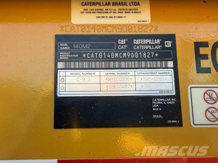 CAT 140 M 2 平地机/推土机