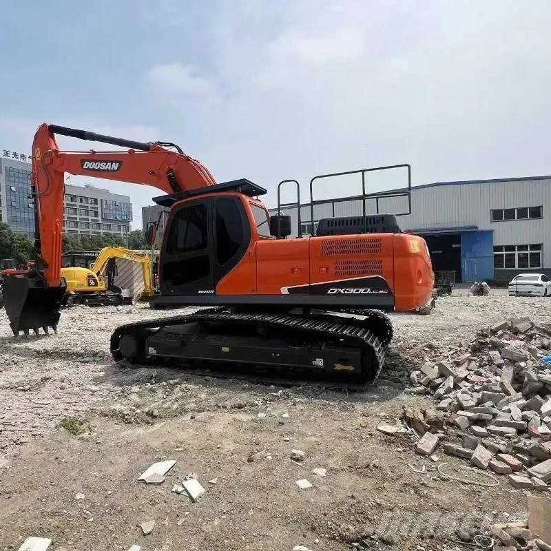 Doosan DX 300 履带挖掘机