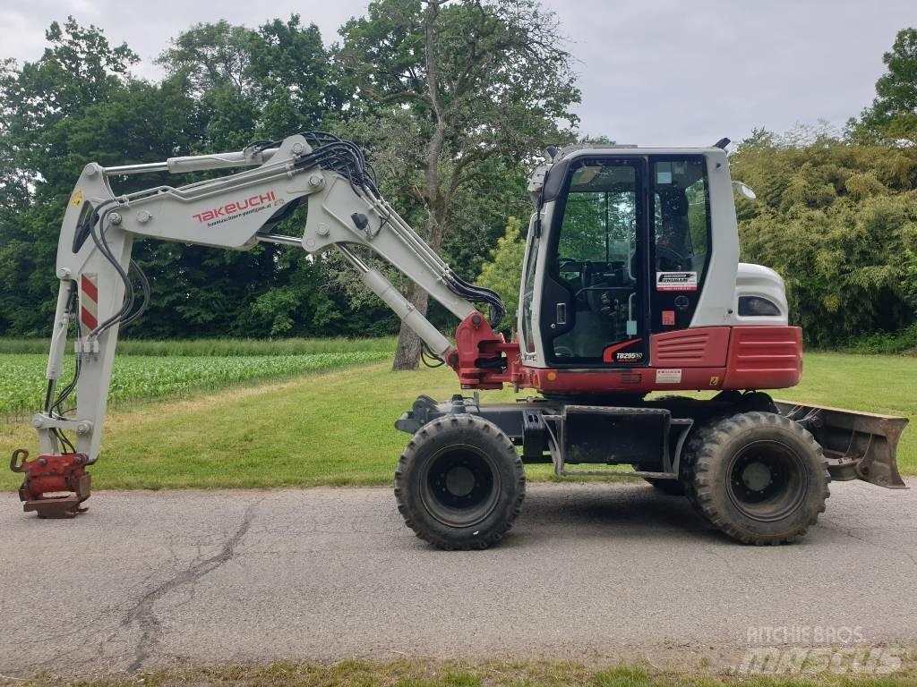 Takeuchi TB295W 轮式挖掘机