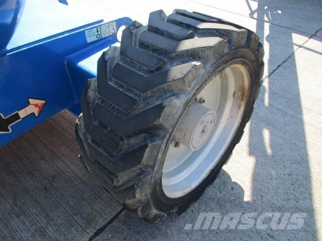 JLG 600 AJ (253) 自走式伸缩臂升降机