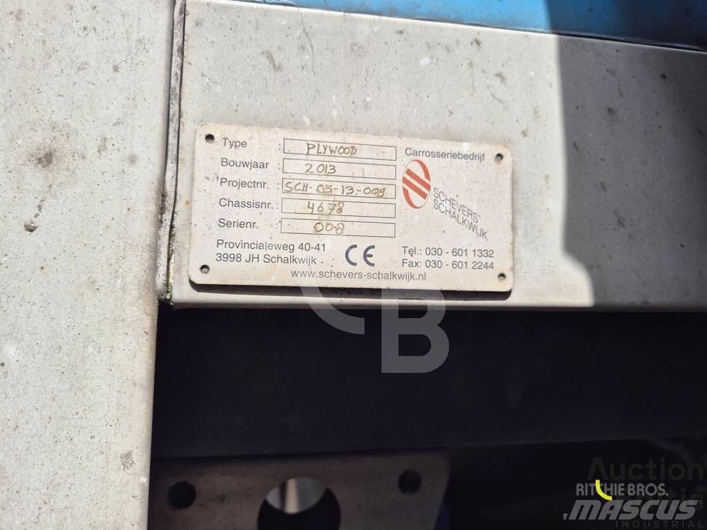 Volvo FL240 厢式货车