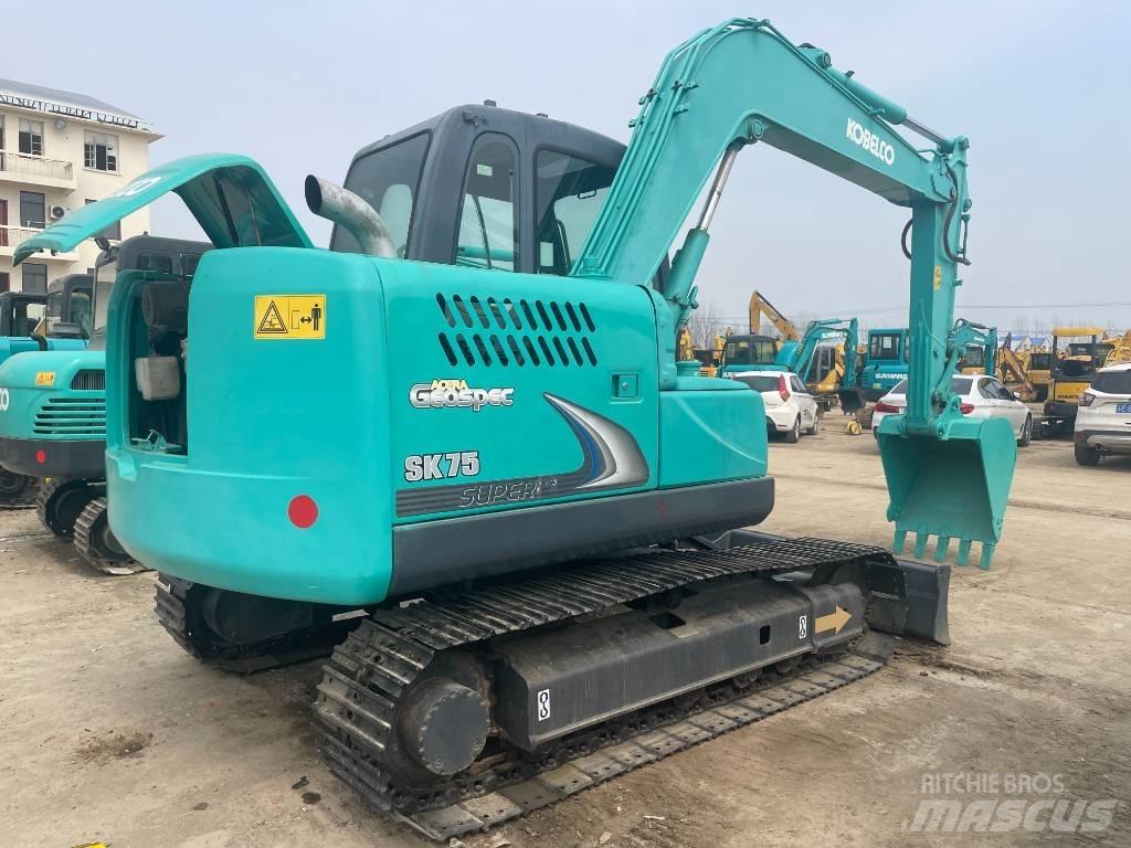 Kobelco SK 75 履带挖掘机