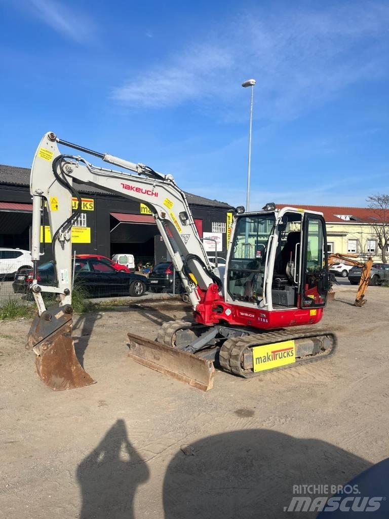 Takeuchi TB260 小型挖掘机