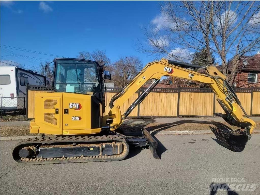 CAT 305 CR 小型挖掘机