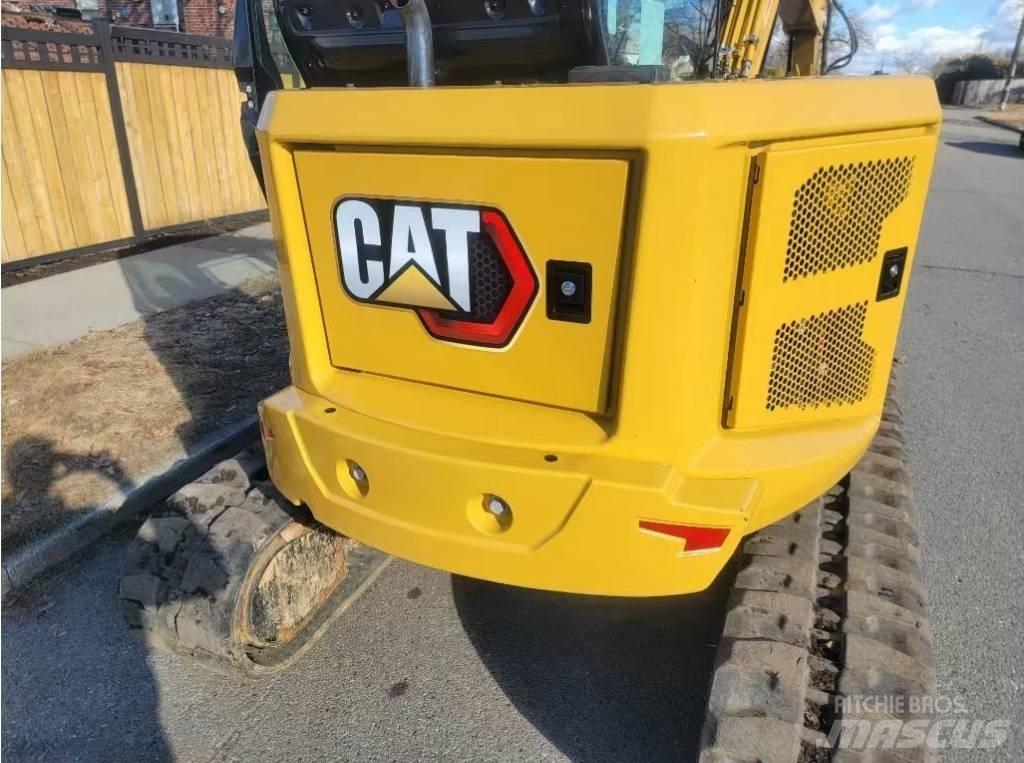 CAT 305 CR 小型挖掘机