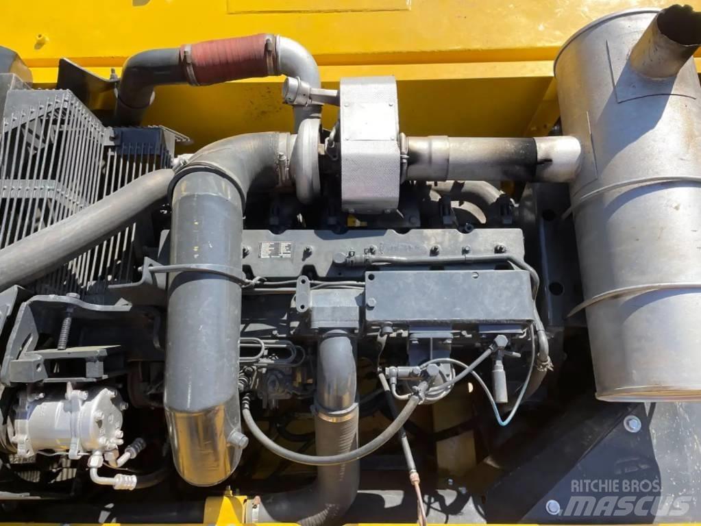 Komatsu PC300-7 履带挖掘机