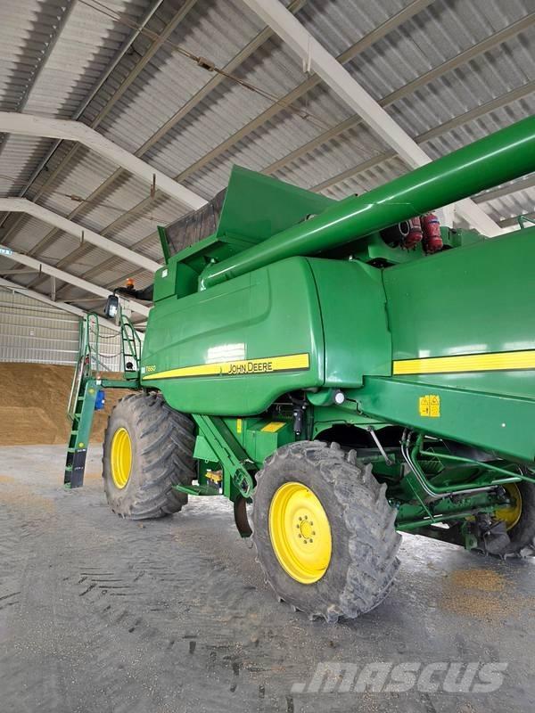 John Deere T 660 联合收割机