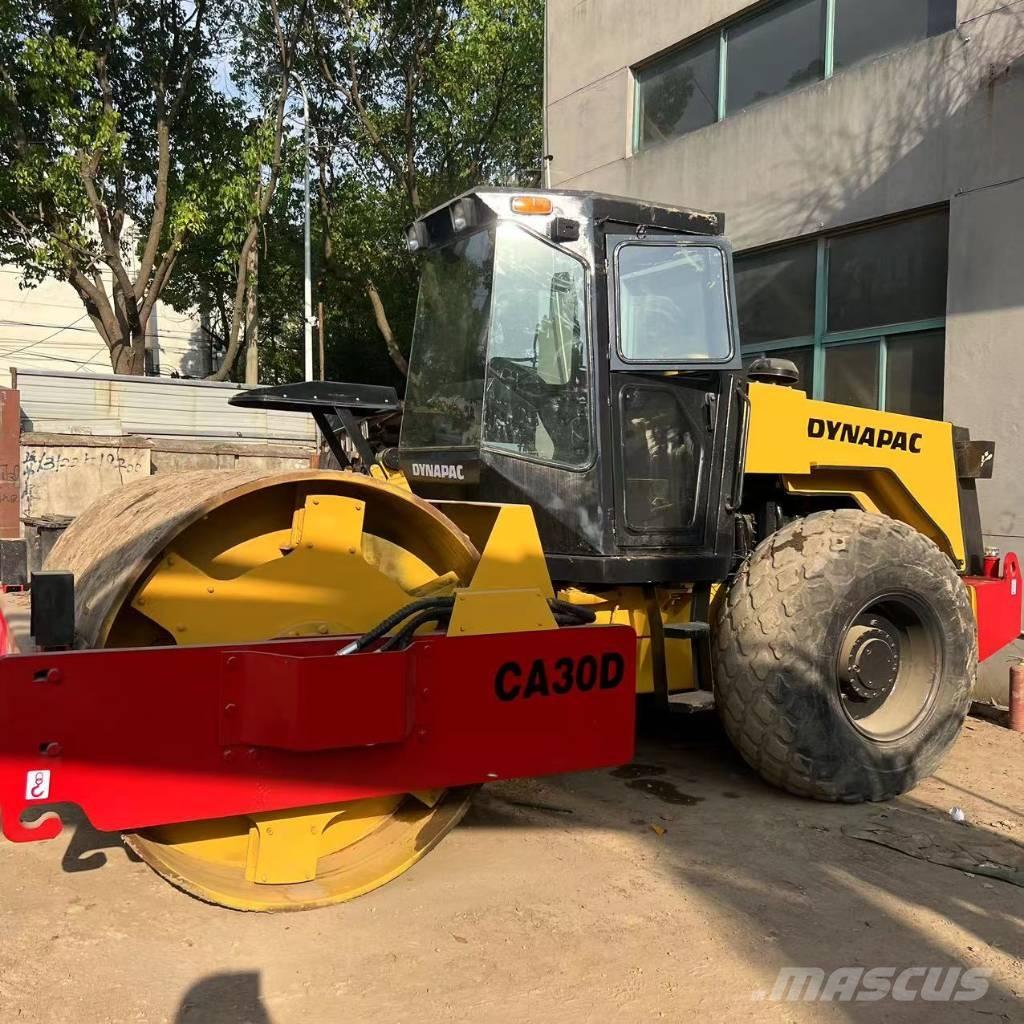 Dynapac CA 30 D 单轮压路机
