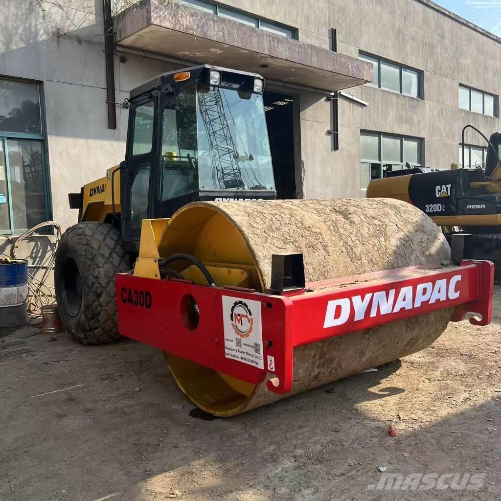 Dynapac CA 30 D 单轮压路机