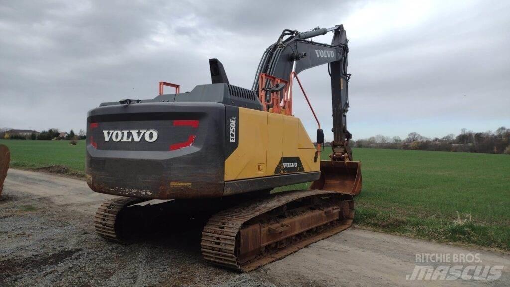 Volvo EC250EL 履带挖掘机