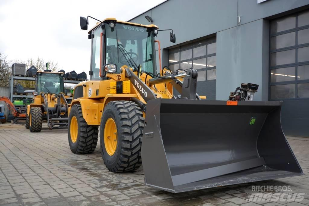 Volvo L 30 H 轮式装载机
