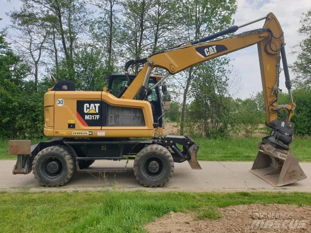CAT M 317 F 轮式挖掘机