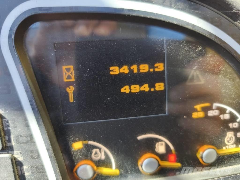 JCB 535-125 伸缩臂叉装车|叉装车