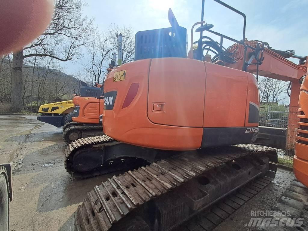 Doosan DX 235 LCR-5 履带挖掘机