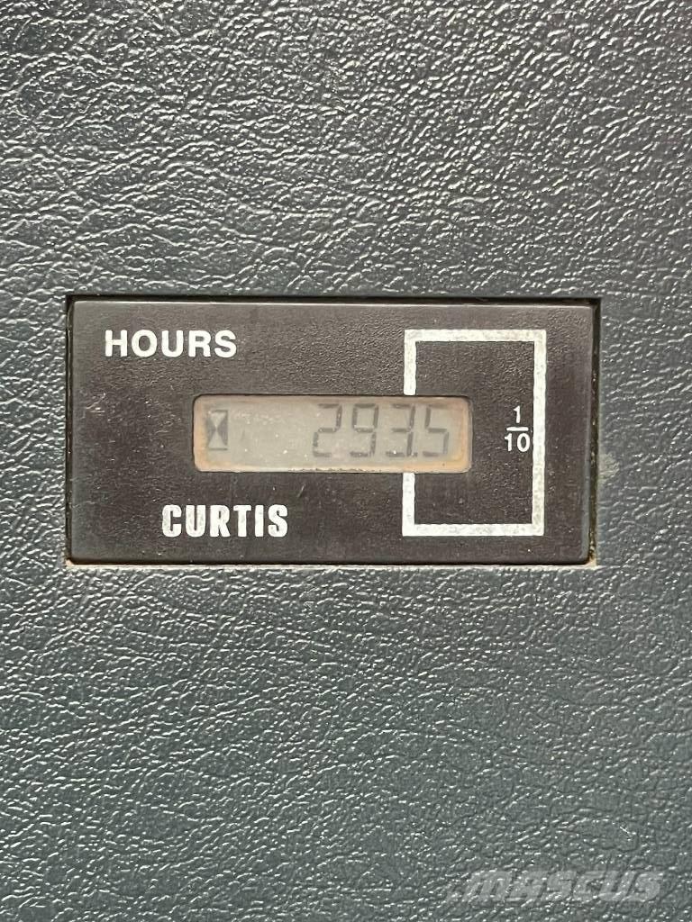 Hyundai 220LC-9S 中型挖掘机